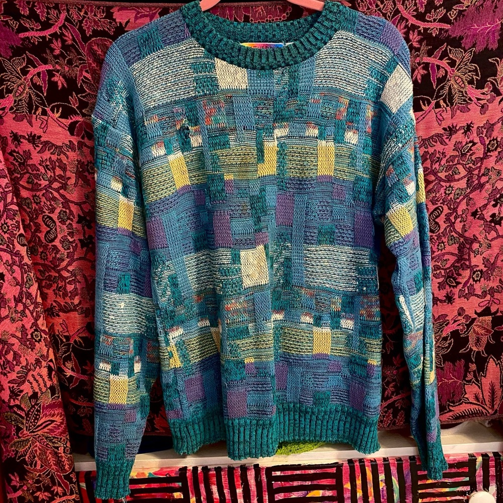 COLORFUL VINTAGE SWEATER